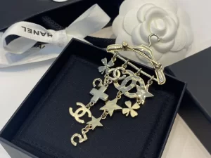 Essenceofluxury Womens Jewelry Chanel Crystals CC Multi Charms Brooch A39PP180 AA201689