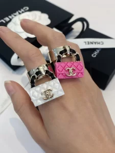 Essenceofluxury Womens Jewelry Chanel Rings with Iconic Flap Bag White A39PP180 AA201671