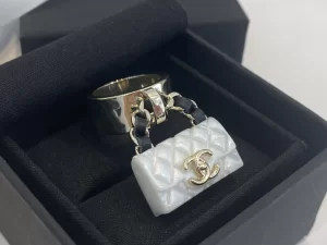 Essenceofluxury Womens Jewelry Chanel Rings with Iconic Flap Bag White A39PP180 AA201671