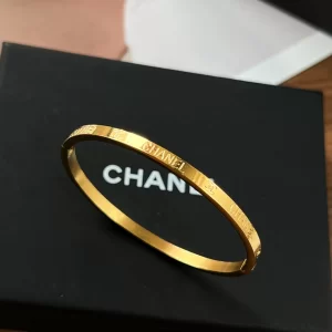 Essenceofluxury Womens Jewelry Chanel Gold Bracelet A62PP380 AA205210