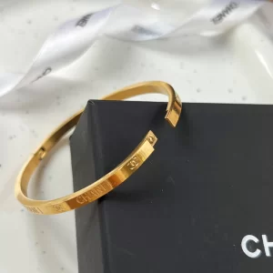 Essenceofluxury Womens Jewelry Chanel Gold Bracelet A62PP380 AA205210