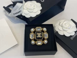 Chanel Crystal CC Square Brooch Black