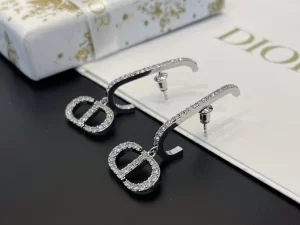 Dior 30 Montaigne Crystals Earrings