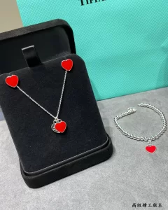 Tiffany Return To Heart Earrings Red