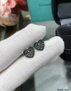 Tiffany Return To Heart Earrings Silver