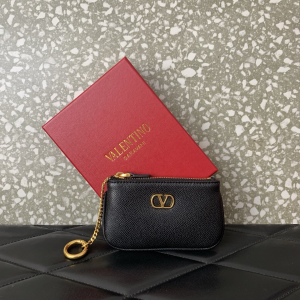 Valentino Vlogo Signature Grainy Calfskin Key Rings Black Valentino Vlogo Signature Grainy Calfskin Key Rings Black