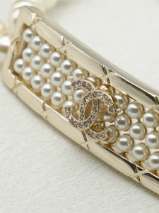 Chanel CC Logo Pearls Belt