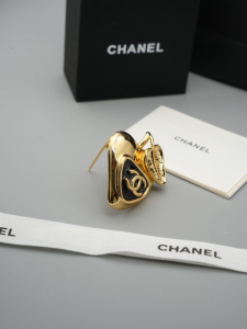 Chanel CC Heart Brooch Black Gold