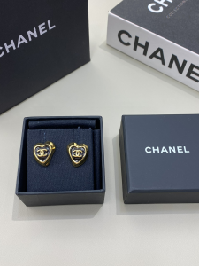 Chanel CC Heart Earring Black Gold
