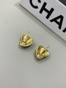 Chanel CC Heart Earring Black Gold