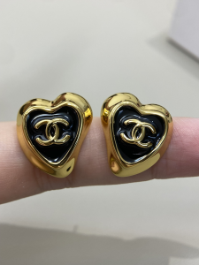 Chanel CC Heart Earring Black Gold