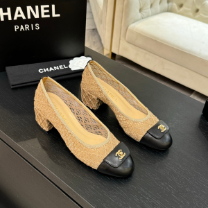 Chanel CC Logo Beige Lace Pumps