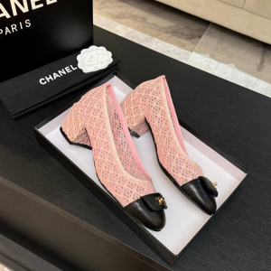 Chanel CC Logo Pink Lace Pumps