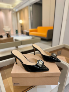 Gianvito Rossi Black Leather Jaipur Crystal Pointed Toe High Heeled Mules 85MM Gianvito Rossi Black Leather Jaipur Crystal Pointed Toe High Heeled Mules 85MM