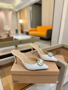Gianvito Rossi White Satin Jaipur Crystal Pointed Toe High Heeled Mules 85MM Gianvito Rossi White Satin Jaipur Crystal Pointed Toe High Heeled Mules 85MM