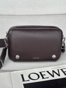 Loewe Small Pebble Messenger Bag Burgundy Supple Grained Calfskin Loewe Small Pebble Messenger Bag Burgundy Supple Grained Calfskin