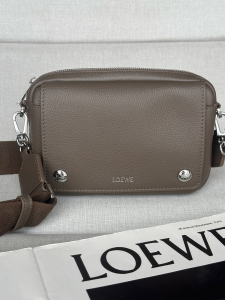 Loewe Small Pebble Messenger Bag Dark Brown Supple Grained Calfskin Loewe Small Pebble Messenger Bag Dark Brown Supple Grained Calfskin