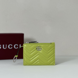 Gucci Green Leather GG Marmont Zip Key Pouch Gucci Green Leather GG Marmont Zip Key Pouch