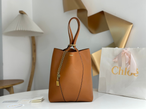 Chloe Medium Spin Tote Bag Brown Grained Calfskin Leather Chloe Medium Spin Tote Bag Brown Grained Calfskin Leather