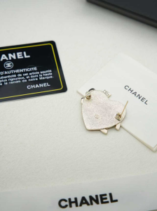 Chanel Gold Metal CC Heart Brooch