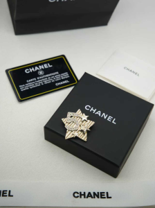 Chanel Gold Metal Stars Brooch