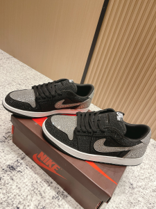 Nike Air Jordan 1 Retro Low OG Crystals and Leather Sneakers Black Silver Nike Air Jordan 1 Retro Low OG Crystals and Leather Sneakers Black Silver