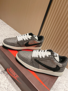 Nike Air Jordan 1 Retro Low OG Crystals and Leather Sneakers Gray Nike Air Jordan 1 Retro Low OG Crystals and Leather Sneakers Gray