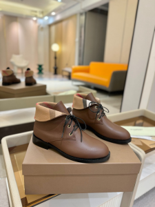 Burberry Check and Dark Brown Leather Lace Up Ankle Boots Burberry Check and Dark Brown Leather Lace Up Ankle Boots