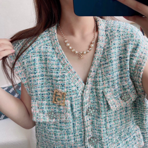 Chanel Gold Metal No5 Brooch