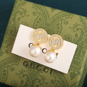 Gucci Blondie Crystal Pearl earrings
