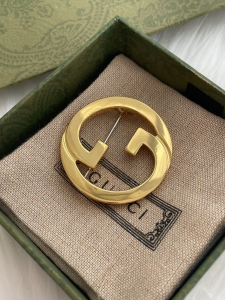 Gucci Blondie Interlocking G Brooch
