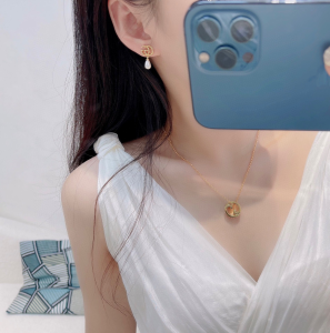 Gucci GG Marmont Pearl Drop earrings