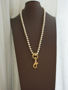 Gucci Glass Pearl Hook Closure Necklaces Gucci Glass Pearl Hook Closure Necklaces