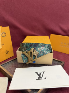 Louis Vuitton LV Flower Camoflage Reversible Belt Green 40MM Louis Vuitton LV Flower Camoflage Reversible Belt Green 40MM