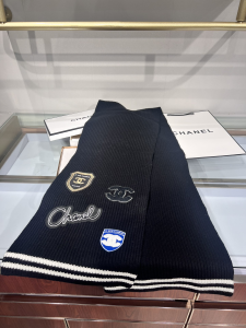 Chanel Charms Patchwork Knit Cashmere Wool Scarf Black Chanel Charms Patchwork Knit Cashmere Wool Scarf Black