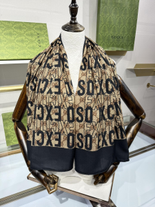 Gucci Black Brown Project Printed Silk Twill Carre Luxury Scarf Gucci Black Brown Project Printed Silk Twill Carre Luxury Scarf