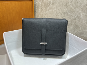 Hermes Steve Light Junior Messenger Bag Black Togo Calfskin Leather Hermes Steve Light Junior Messenger Bag Black Togo Calfskin Leather