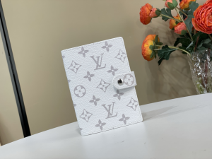 Louis Vuitton Small Ring Agenda Cover White Monogram Canvas Louis Vuitton Small Ring Agenda Cover White Monogram Canvas