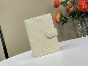 Louis Vuitton Small Ring Agenda Cover White Monogram Leather Louis Vuitton Small Ring Agenda Cover White Monogram Leather