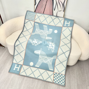 Hermes Avalon Animaux Nattes Blanket Light Blue Jacquard Woven Merinos Wool and Cashmere Hermes Avalon Animaux Nattes Blanket Light Blue Jacquard Woven Merinos Wool and Cashmere