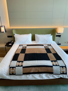 Hermes Avalon III Throw Blanket Beige Blue Jacquard Woven Merinos Wool and Cashmere Hermes Avalon III Throw Blanket Beige Blue Jacquard Woven Merinos Wool and Cashmere