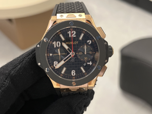 Hublot Big Bang Evolution Chronograph Black Arabic Dial and Rubber Strap Automatic Watch Hublot Big Bang Evolution Chronograph Black Arabic Dial and Rubber Strap Automatic Watch