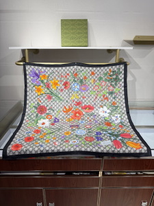 Gucci GG Printed Flora Silk Twill Carre Scarf Black Gucci GG Printed Flora Silk Twill Carre Scarf Black