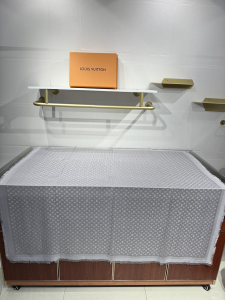 Louis Vuitton Black Monogram Shine Silk Wool Shalw Scarf Gray Louis Vuitton Black Monogram Shine Silk Wool Shalw Scarf Gray