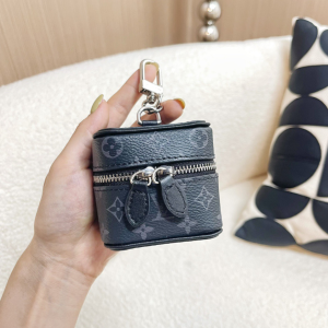 Charms Louis Vuitton Vanity Black Monogram Canvas Bag Charm and Keychain Charms Louis Vuitton Vanity Black Monogram Canvas Bag Charm and Keychain