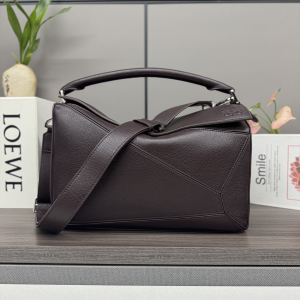 Loewe Large Puzzle Shoulder Crossbody Bag Burgundy Grained Calfskin Loewe Large Puzzle Shoulder Crossbody Bag Burgundy Grained Calfskin