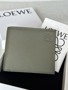 Loewe Logo Debossed Full Grain Leather Bifold Wallet Dark Green Loewe Logo Debossed Full Grain Leather Bifold Wallet Dark Green