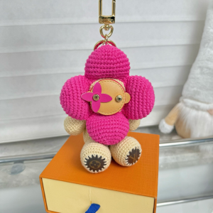Charms Louis Vuitton My Vivienne Crochet Bag Charm Fuchsia Cotton Charms Louis Vuitton My Vivienne Crochet Bag Charm Fuchsia Cotton
