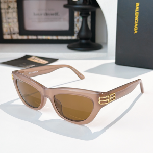 Balenciaga BB Cat Eye Luxury Eyewear Sunglasses BB0430S Beige Balenciaga BB Cat Eye Luxury Eyewear Sunglasses BB0430S Beige