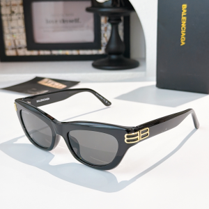 Balenciaga BB Cat Eye Luxury Eyewear Sunglasses BB0430S Black Balenciaga BB Cat Eye Luxury Eyewear Sunglasses BB0430S Black